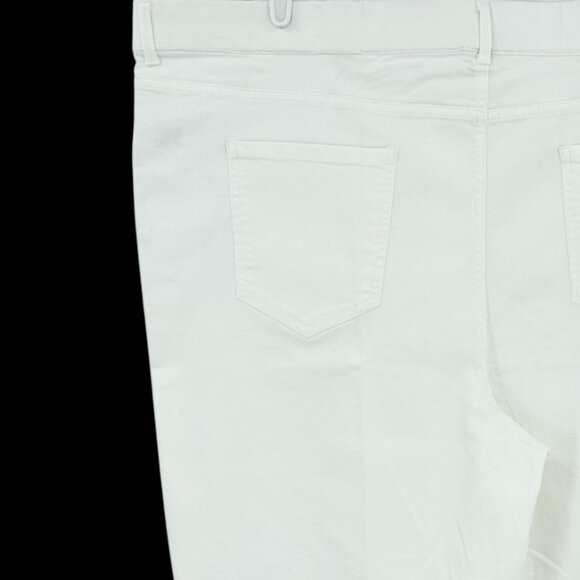Terra & Sky Women Stretch Pull-on Fitted White Denim Shorts Plus 3X 24W-26W NWOT - Picture 4 of 10